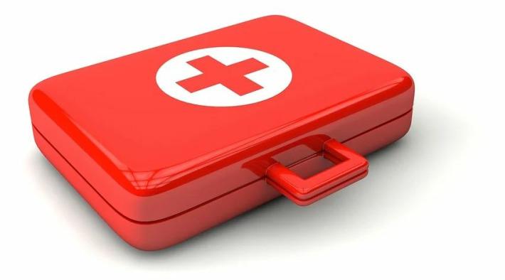 Überprüfung von Verbandskasten / Hausapotheke / Reiseapotheke